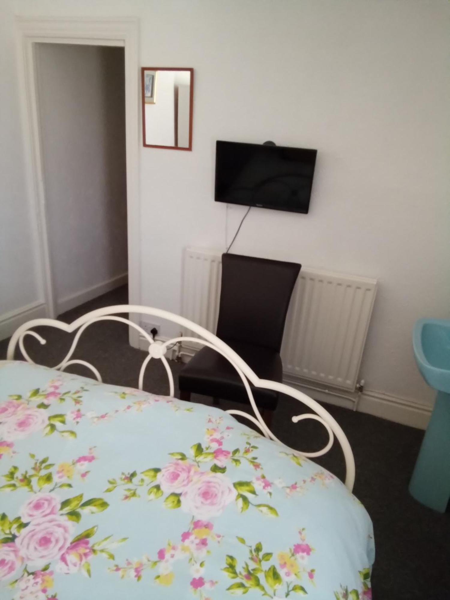 Applebys Guest House Holyhead Room photo